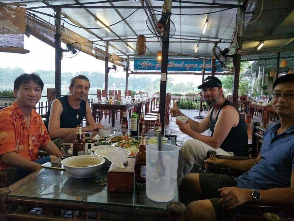 Vinh Gia Airport Lakeview Hostel Ханой Экстерьер фото